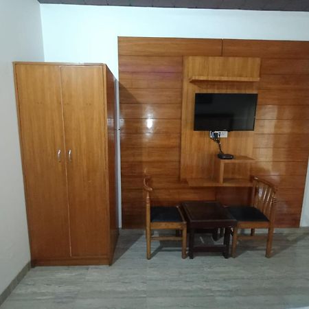 Hotel Himalayan Village Масурі Екстер'єр фото