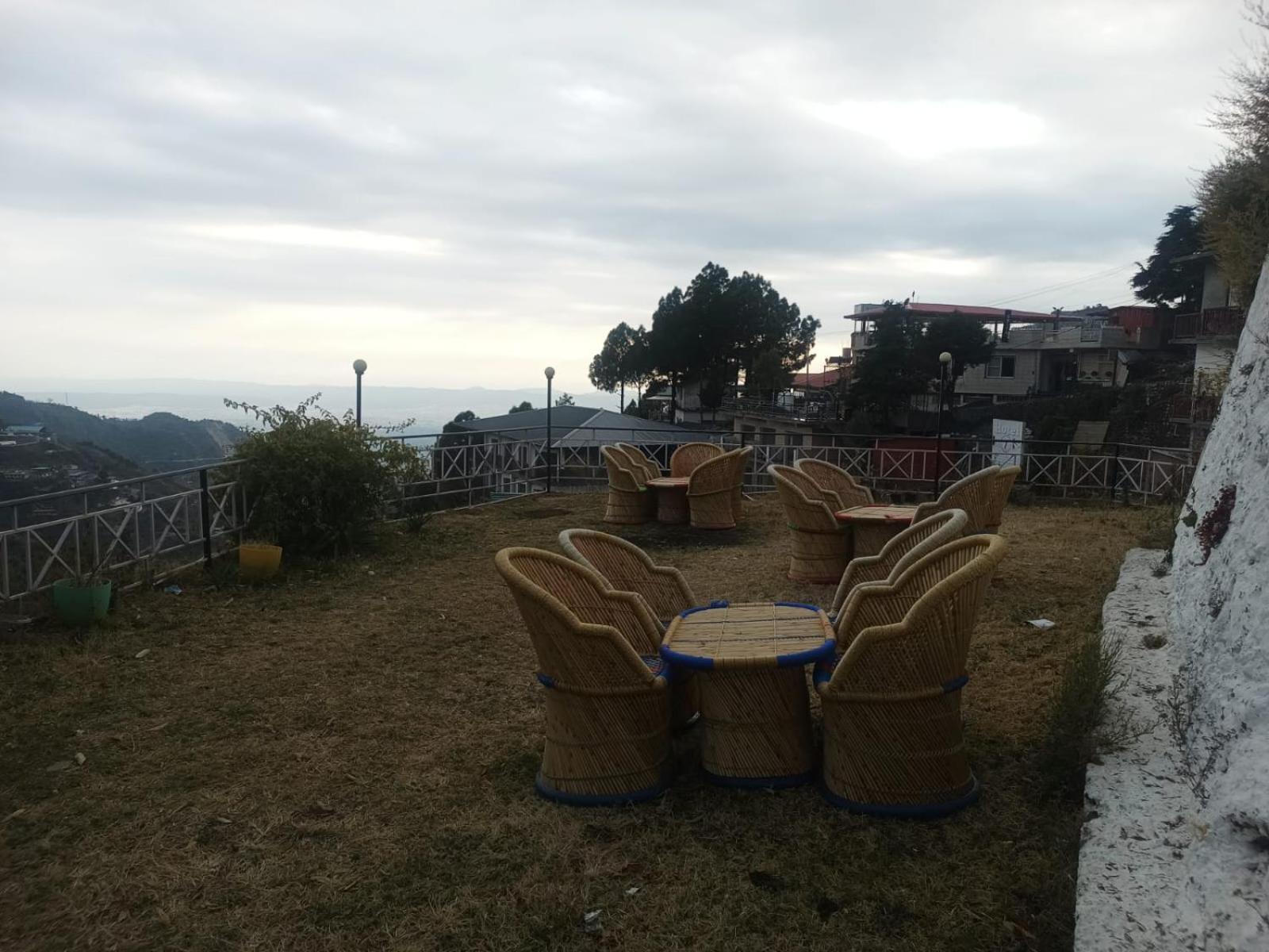 Hotel Himalayan Village Масурі Екстер'єр фото