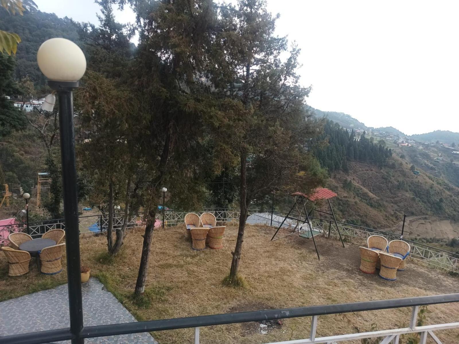 Hotel Himalayan Village Масурі Екстер'єр фото