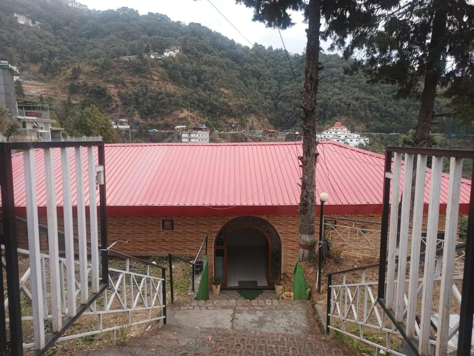 Hotel Himalayan Village Масурі Екстер'єр фото