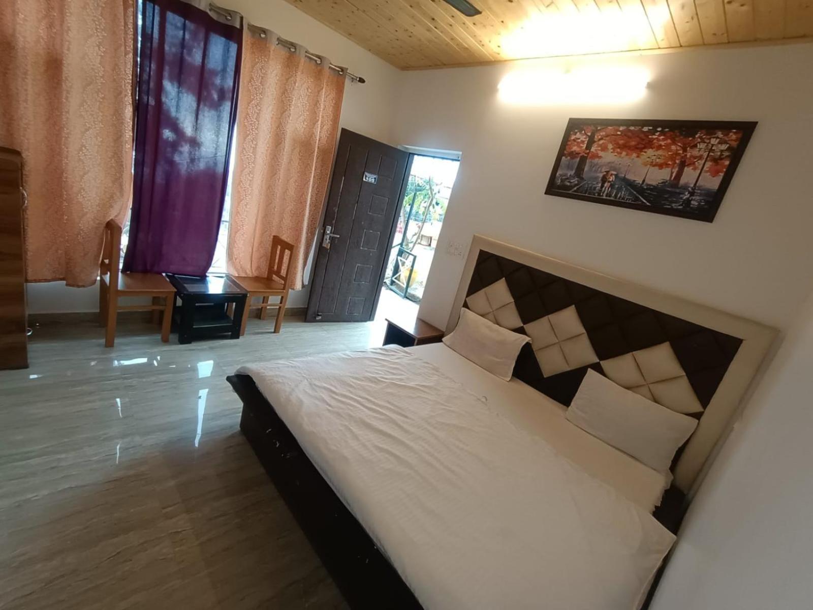 Hotel Himalayan Village Масурі Екстер'єр фото