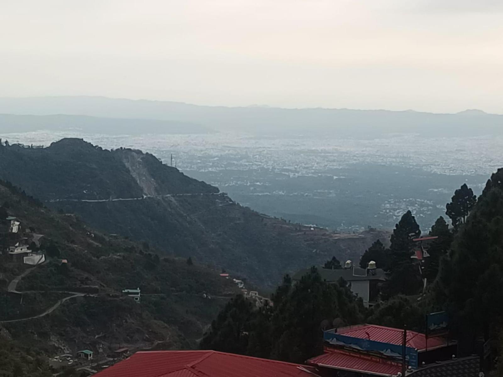 Hotel Himalayan Village Масурі Екстер'єр фото