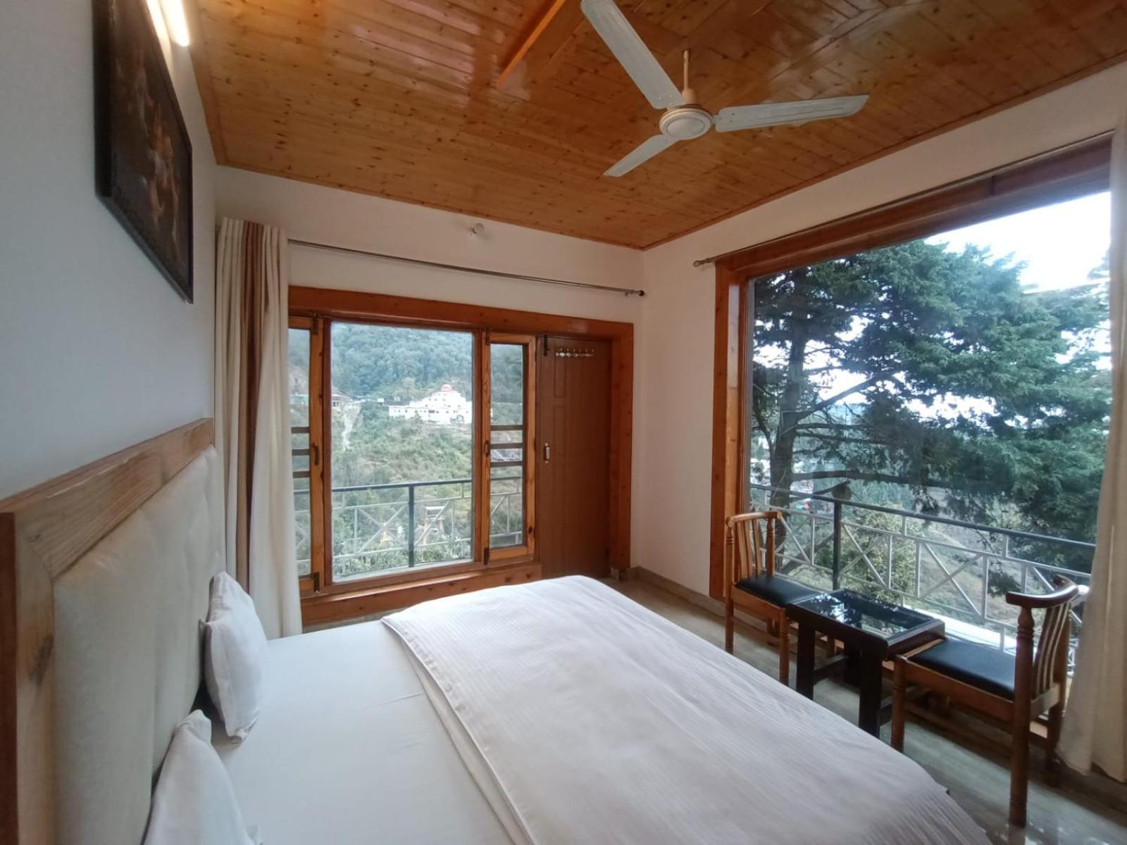 Hotel Himalayan Village Масурі Екстер'єр фото
